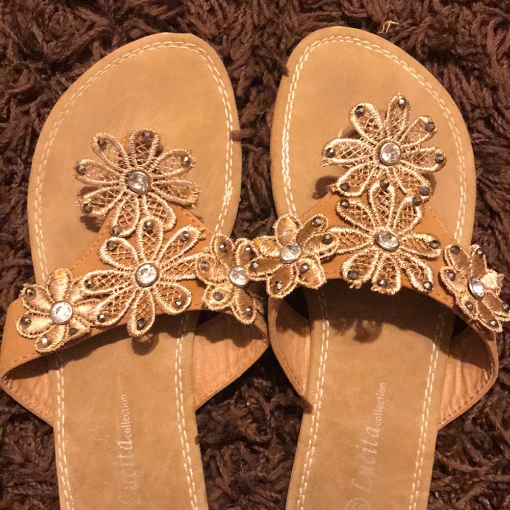 Sandals - Picture 3 of 4